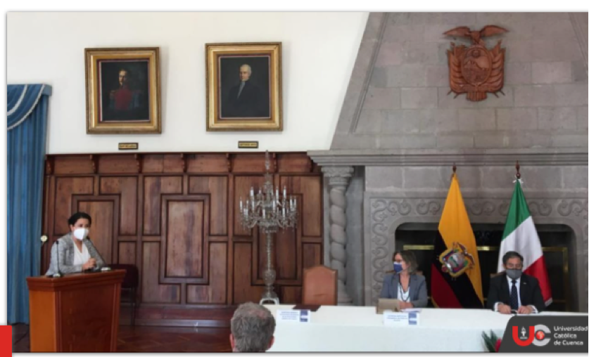 Universidad Católica de Cuenca recibe insumos para laboratorios entregado por FIEDS